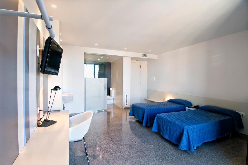Hostal La Creu Mora d'Ebre Exterior photo